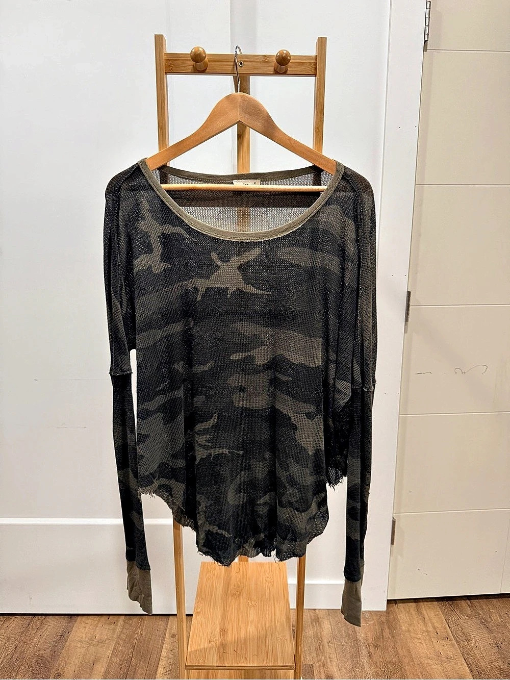 Tna Waffle Crew Boxy Longsleeve Camo Mesh Long Sleeve Top Size Medium